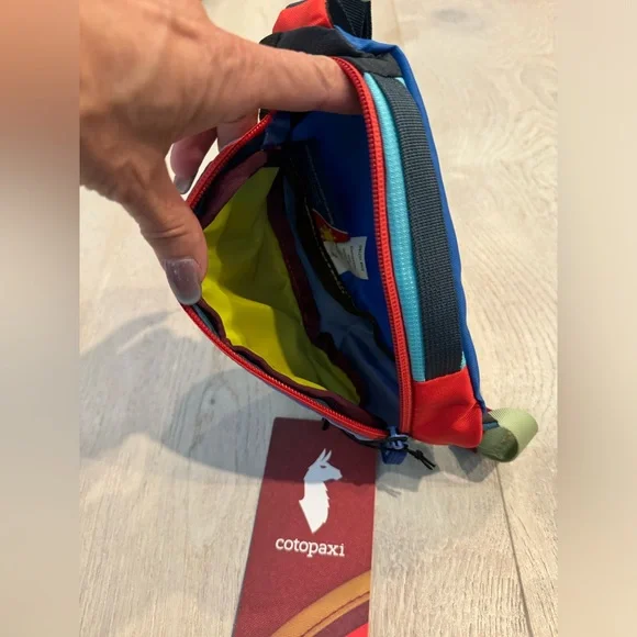 NWOT Cotopaxi Kapai 1.5 L Hip Pack - Del Dia - fun colors ! 7 x 4 x 4 in - Picture 5 of 5